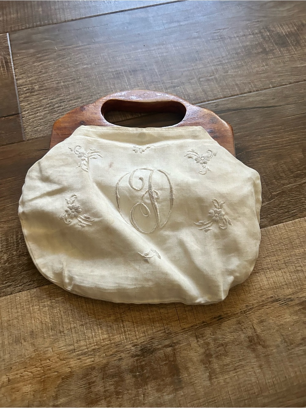 Ivory Embroidered Wooden Handle Handbag